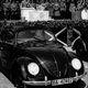 Adolf Hitler habla en la ceremonia de apertura de la fábrica de Volkswagen en Alemania en mayo de 1938.